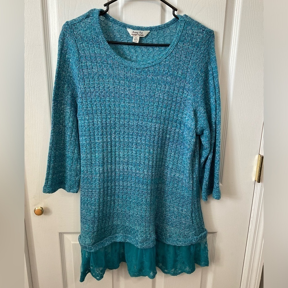 Krazy Kat. Sweater tunic. 3/4 sleeve. Lace ruffle. Size XL